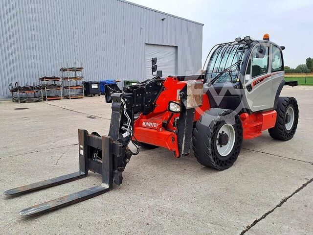 Telescopic loader Manitou MT 1840