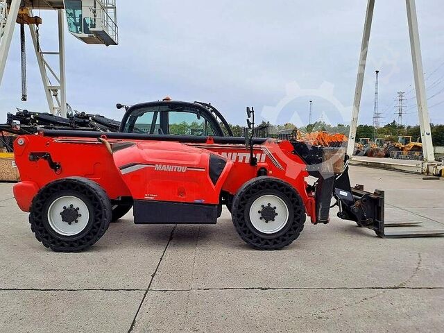 Telescopic loader Manitou MT 1840