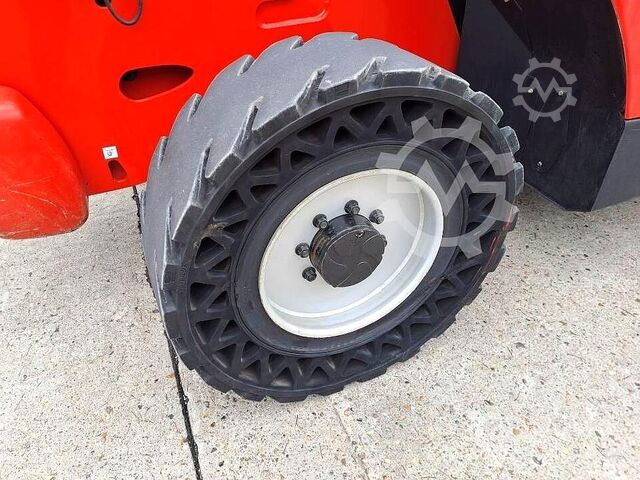 Telescopic loader Manitou MT 1840