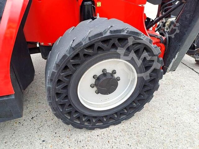 Telescopic loader Manitou MT 1840