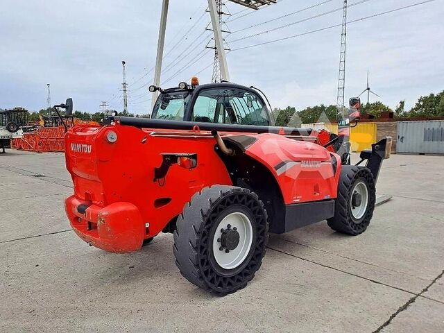 Telescopic loader Manitou MT 1840
