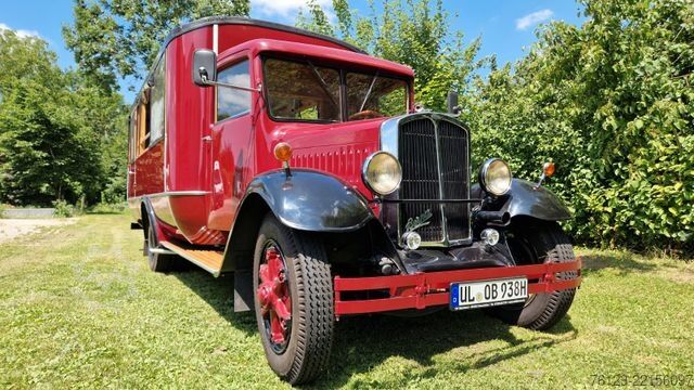 Minibusz  Berna Adler mit Frech Hoch Sissach Aufbau Cabrio