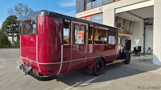 Minibusz  Berna Adler mit Frech Hoch Sissach Aufbau Cabrio