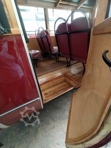 Minibusz  Berna Adler mit Frech Hoch Sissach Aufbau Cabrio
