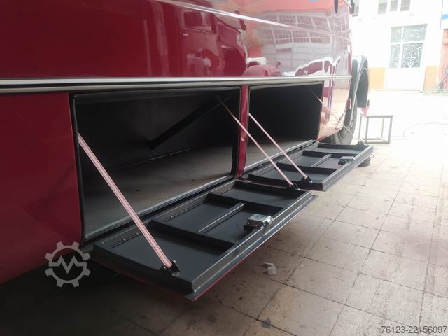 Minibusz  Berna Adler mit Frech Hoch Sissach Aufbau Cabrio