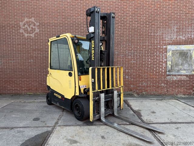 Ηλεκτρικό περονοφόρο τετράτροχο Hyster J3.0XN