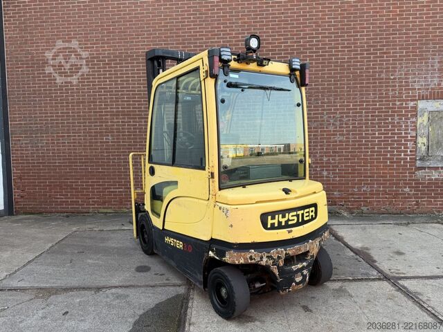Ηλεκτρικό περονοφόρο τετράτροχο Hyster J3.0XN