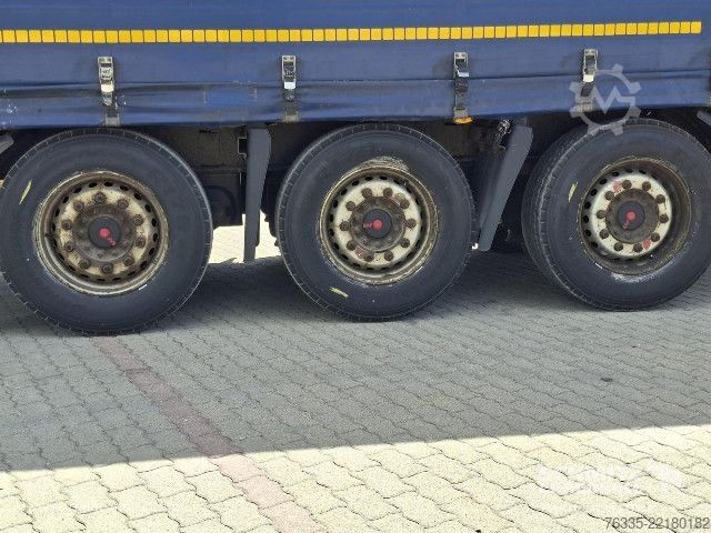 Semiremorcă deschisă cu prelată Kögel Curtainsider Mega