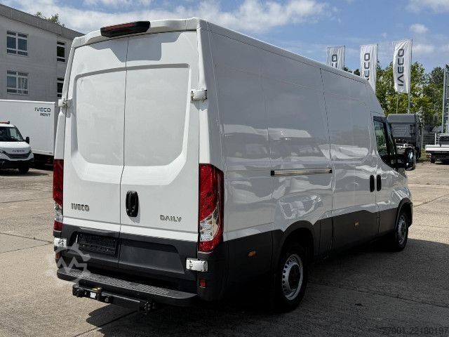 Skåpbil IVECO 35S16V AHK / Klima / PDC