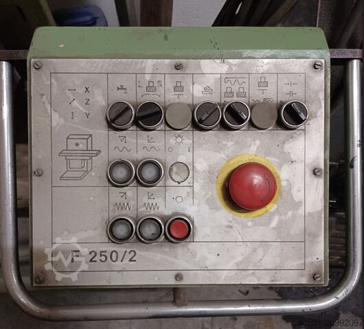 Fresatrice universale WMW Auerbach FW 250 x 1000 / 2