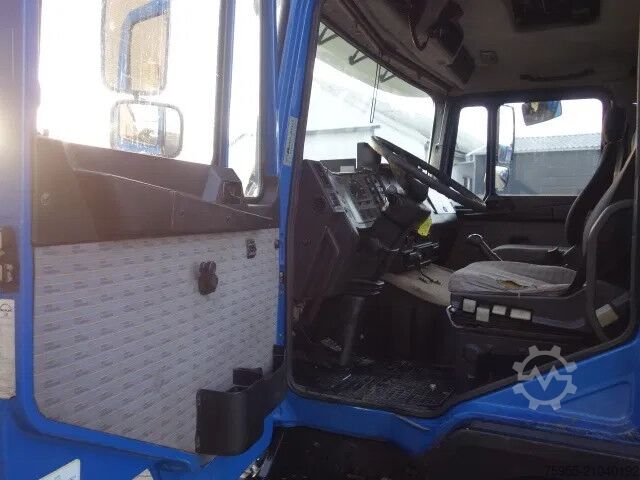 Sugande fordon MAN 18-272 MANUAL POMP 6 CIL VACUUM TOILET TRUCK