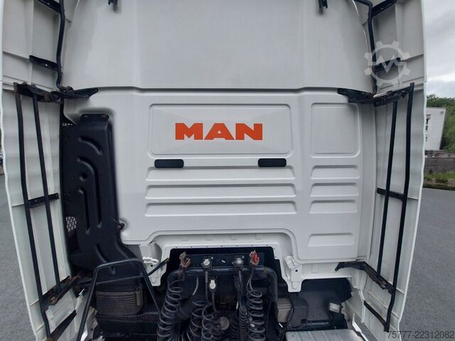 Tractor estándar MAN TGX 18.500 XXL-INTARDER-2 Tanks- NAVI- TOP