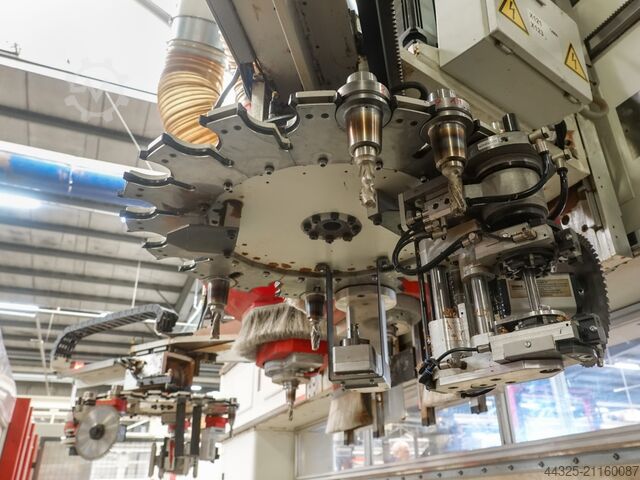 Zpracovatelské centrum s lemováním okrajů IMA BIMA P 780