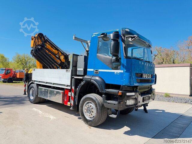 Vrachtauto met open laadbak IVECO Trakker 360 4x4 Pritsche Kran 27m AHK