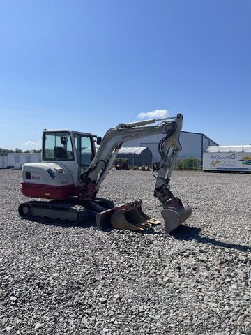  Takeuchi TB 240