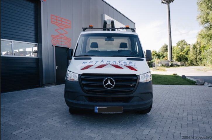 Platforma robocza dla ciężarówek Mercedes-Benz Topy 10.2