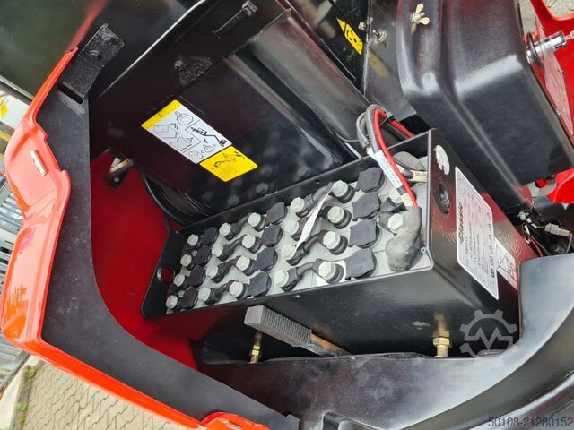 Vertical / Personnel Lifts Manitou 100 VJR