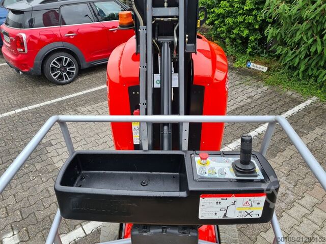Vertical / Personnel Lifts Manitou 100 VJR