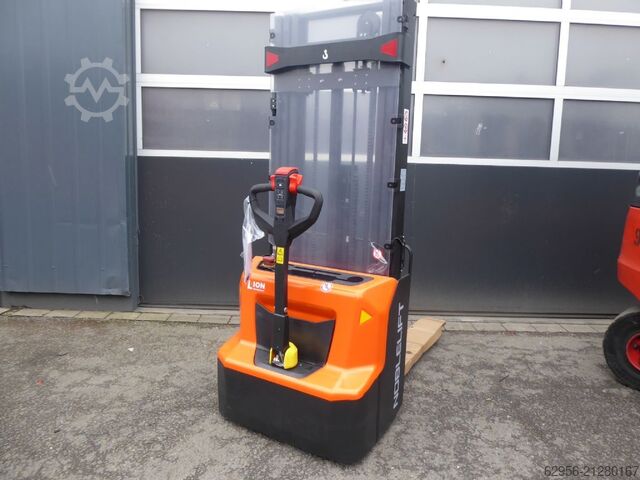 High Lift stacker Noblelift SWB 130D