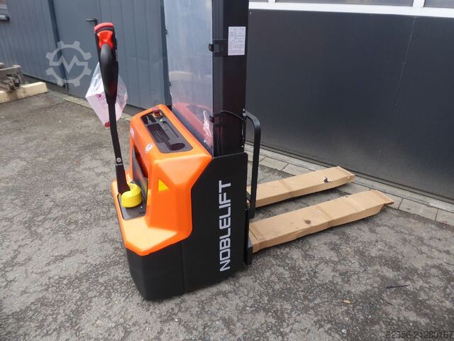 High Lift stacker Noblelift SWB 130D