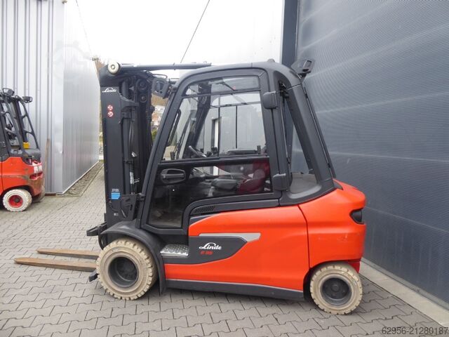 Electric 4-wheel forklift Linde E35L-01