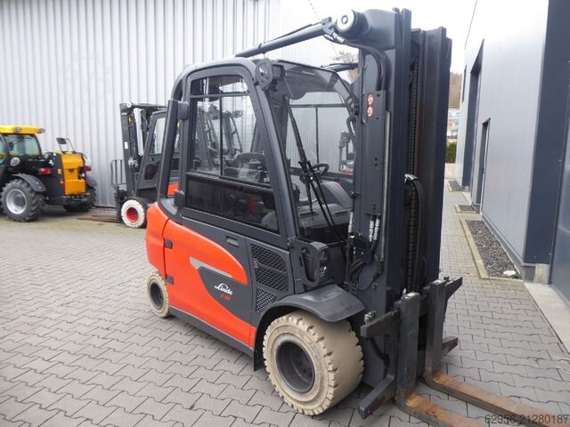 Electric 4-wheel forklift Linde E35L-01