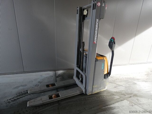 Pedestrian Stacker Jungheinrich EJC 112