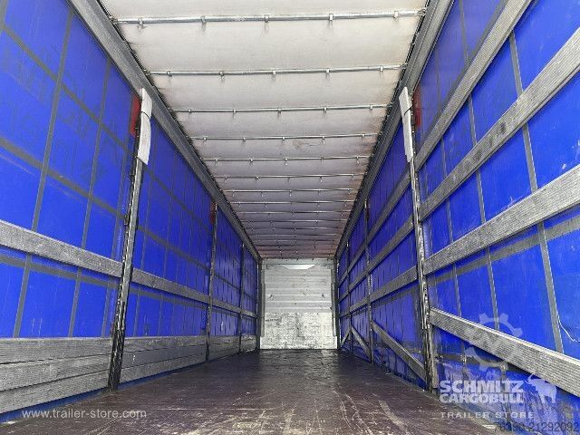 Öppen semitrailer med kapell Schmitz Cargobull Semitrailer Curtainsider Standard