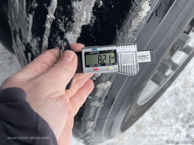 Öppen semitrailer med kapell Schmitz Cargobull Semitrailer Curtainsider Standard