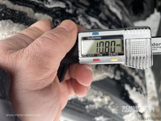 Öppen semitrailer med kapell Schmitz Cargobull Semitrailer Curtainsider Standard