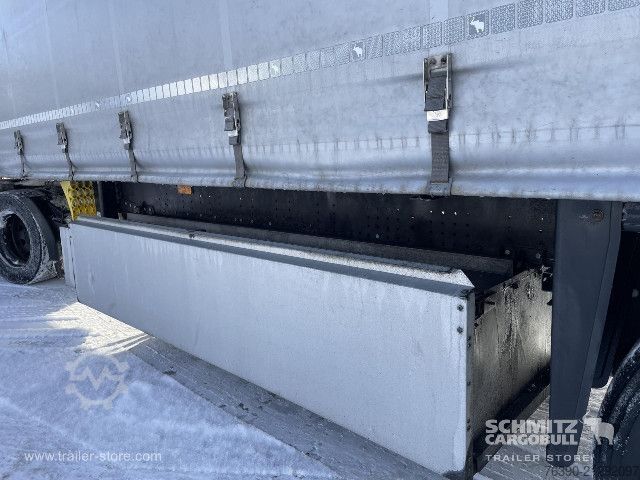 Öppen semitrailer med kapell Schmitz Cargobull Semitrailer Curtainsider Standard