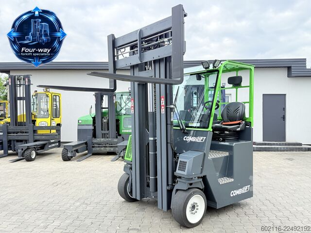 Dört yollu forklift Combilift CB4000 GAS TRIPLEX 6450MM POSITIONER