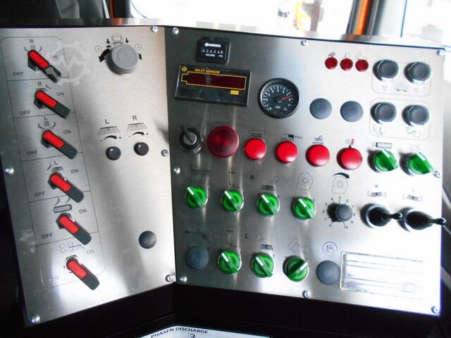 Gatusopmaskin Mercedes-Benz Atego 1324 LKO 4x2 / Themis SHY7BD