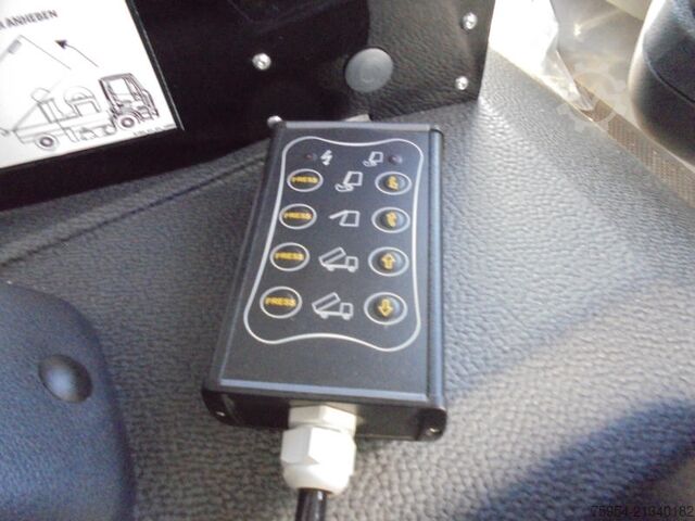 Barredora de calzadas Mercedes-Benz Atego 1324 LKO 4x2 / Themis SHY7BD