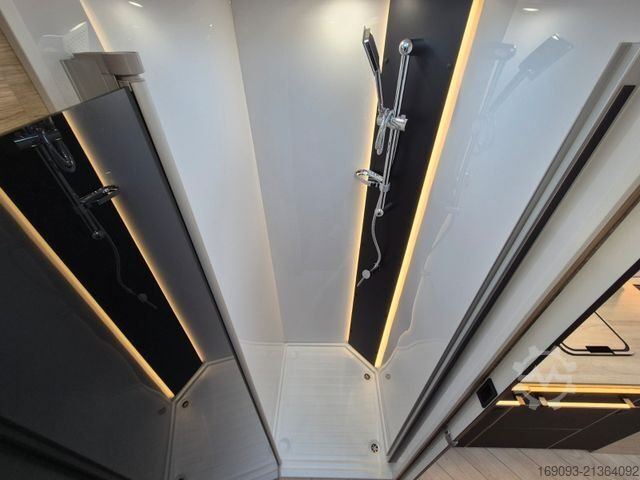 Half-integraal camper CHAUSSON 640 Titanium Line *MJ26*Arctic*SAT+TV*165PS*Auto