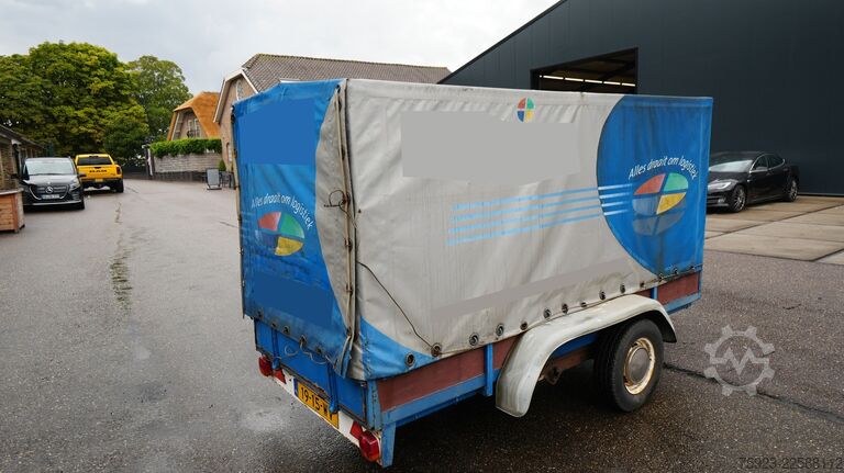 Reboque Taurpalin EQUIPE com eixo partido! EQUIPE Taurpalin trailer broken axle!