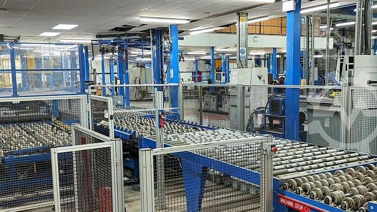 Horisontell produktionslinje för fönster GED Horizontal production line for windows