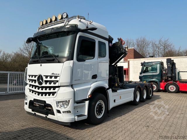 Grue montée sur camion MERCEDES-BENZ 3253 Arocs mit HMF 3220 Kran und JOAB Abroller