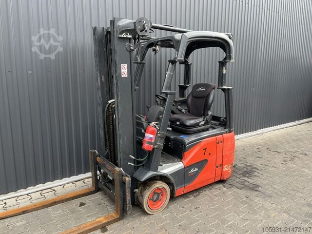 Elektromos háromkerekű targonca Linde E16C-02