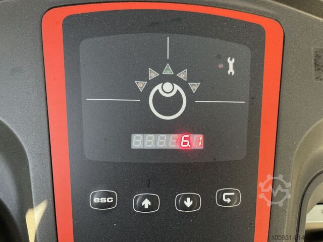 Középemelős komissiózó Linde V10