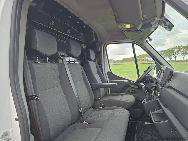 Bestelauto RENAULT MASTER 2.3 CDI 135 L2H2