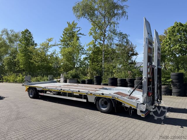 Dieplader oplegger Möslein T2 Plato 8,20  2 Achs Tieflader mit gerader Ladefläche 8,20 m, Neufahrzeug