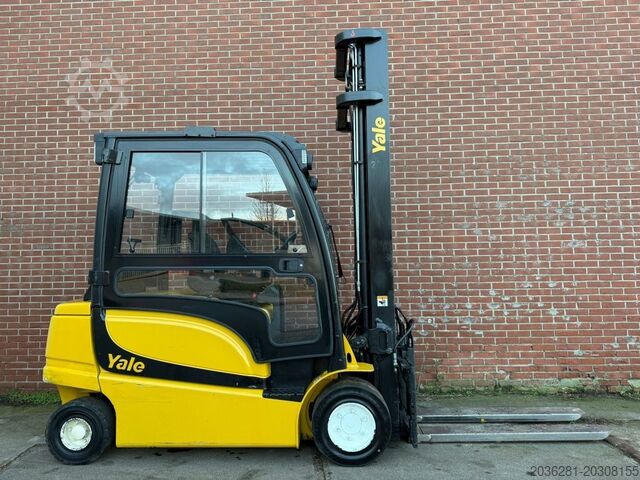 Električni viljuškar za 4 točka Yale ERP35VL F2945