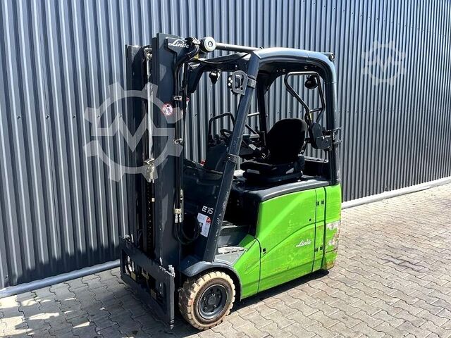 Elektrisk 3 -hjulet gaffeltruck Linde E16H-02
