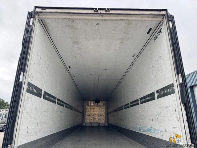 Gekoeld/bevroren transport Schmitz Cargobull Thermo King SLXe 200 / Disc Brakes / Flower Width