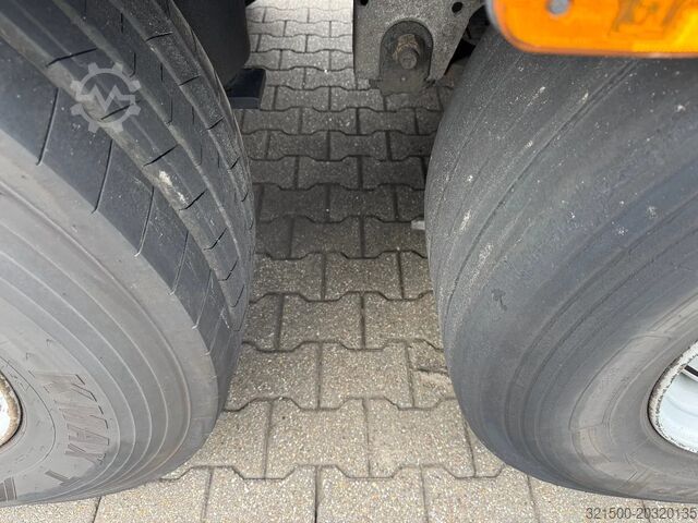 Gekoeld/bevroren transport Schmitz Cargobull Thermo King SLXe 200 / Disc Brakes / Flower Width