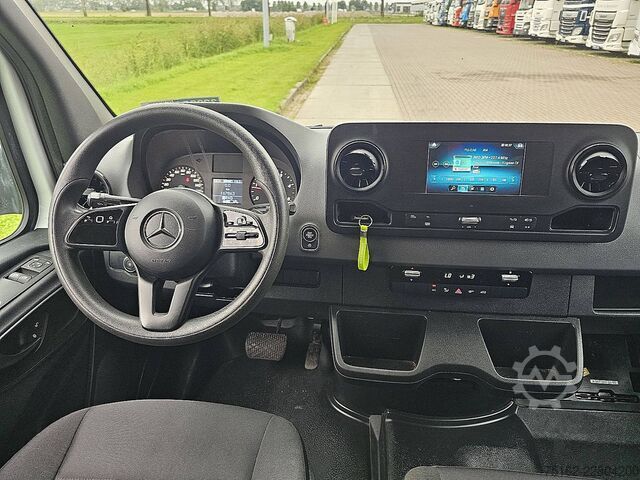Valise MERCEDES-BENZ SPRINTER 317 Bakwagen Laadklep!