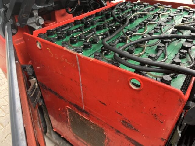 Electric 4-wheel forklift Linde E25H-01/600