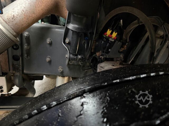 Autolaadkraan VOLVO FMX 460 6x4 liftachse Abrollkipper KRAN 13m FUNK