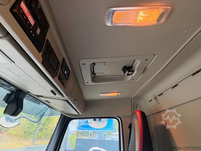 Autolaadkraan VOLVO FMX 460 6x4 liftachse Abrollkipper KRAN 13m FUNK